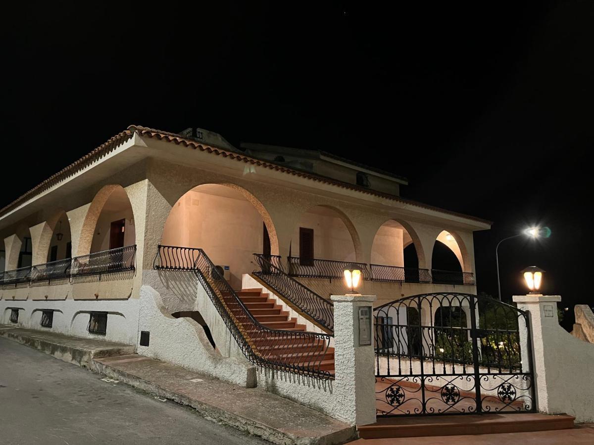 Villa Letizia Rooms & Apartments Noto Exterior photo