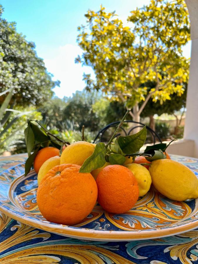 Villa Letizia Rooms & Apartments Noto Exterior photo