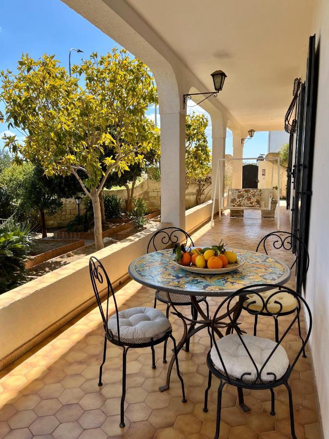 Villa Letizia Rooms & Apartments Noto Exterior photo